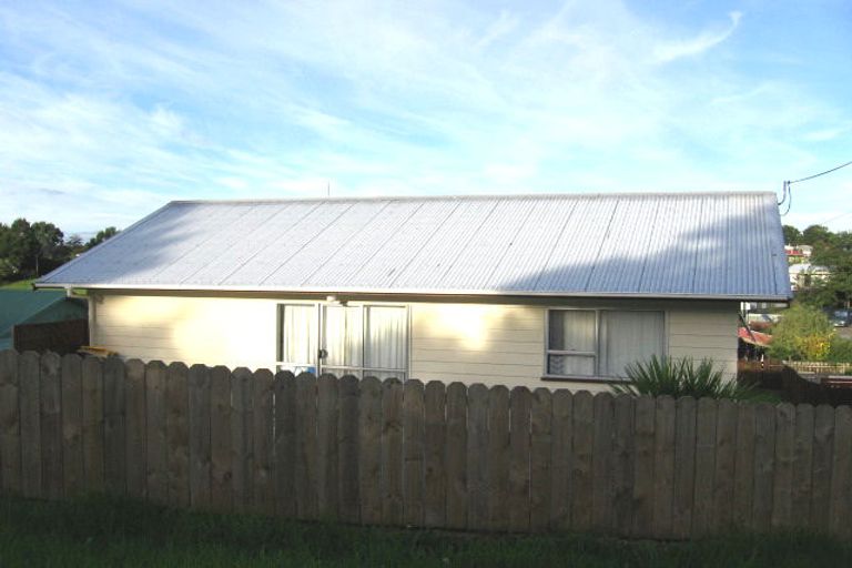 Photo of property in 70 Parrs Cross Road, Henderson, Auckland, 0612