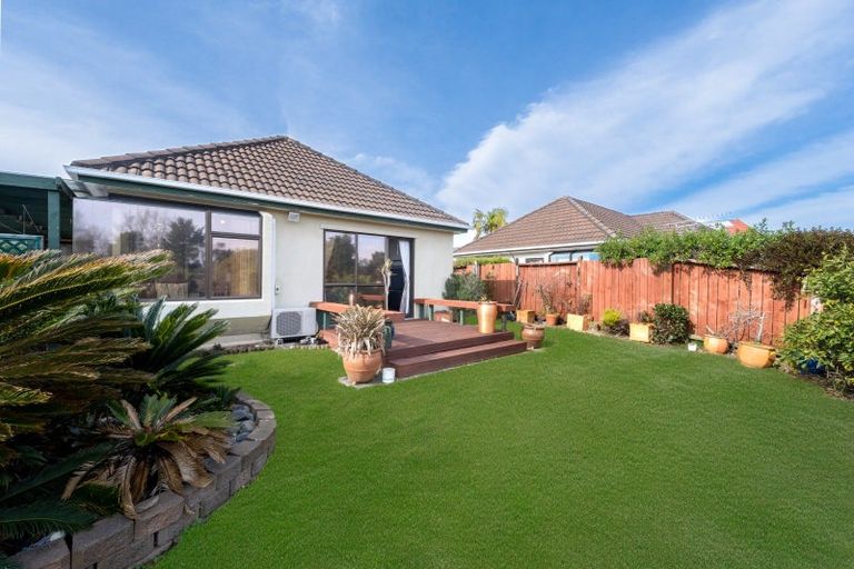 Photo of property in 2/55 Aviemore Drive, Highland Park, Auckland, 2010
