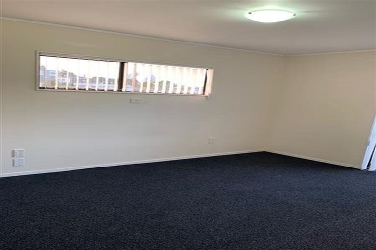 Photo of property in 3/24 Eastglen Road, Glen Eden, Auckland, 0602