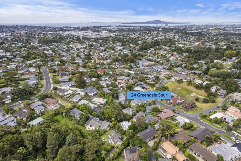 Photo of property in 24 Greendale Spur, Glenfield, Auckland, 0629