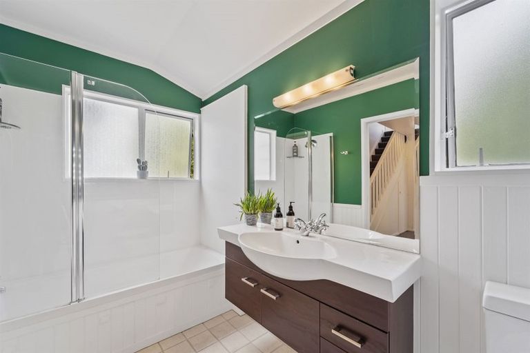 Photo of property in 27b Polkinghorne Drive, Manly, Whangaparaoa, 0930