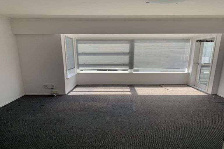 Photo of property in 89 Hillcrest Avenue, Hillcrest, Auckland, 0627