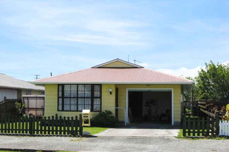 Photo of property in 143a Queen Street, Westport, 7825