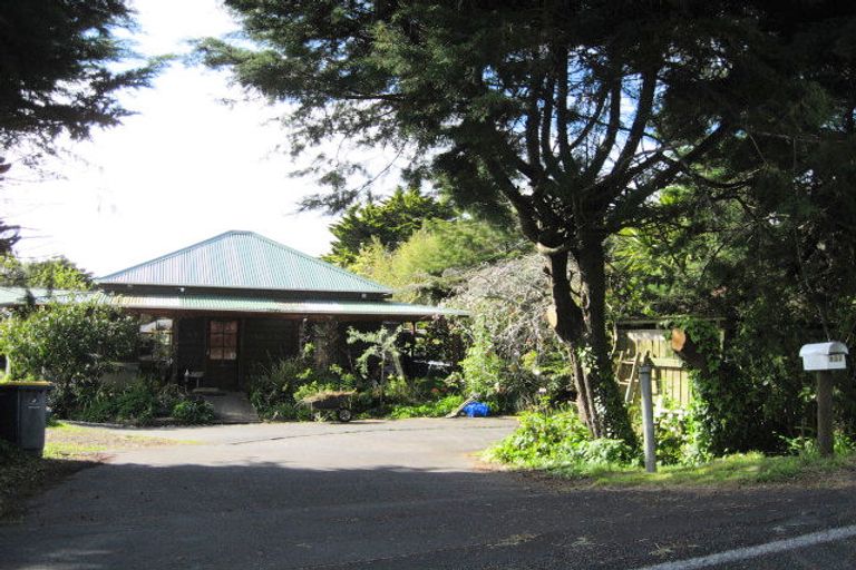 Photo of property in 332 Forest Hill Road, Waiatarua, Auckland, 0612