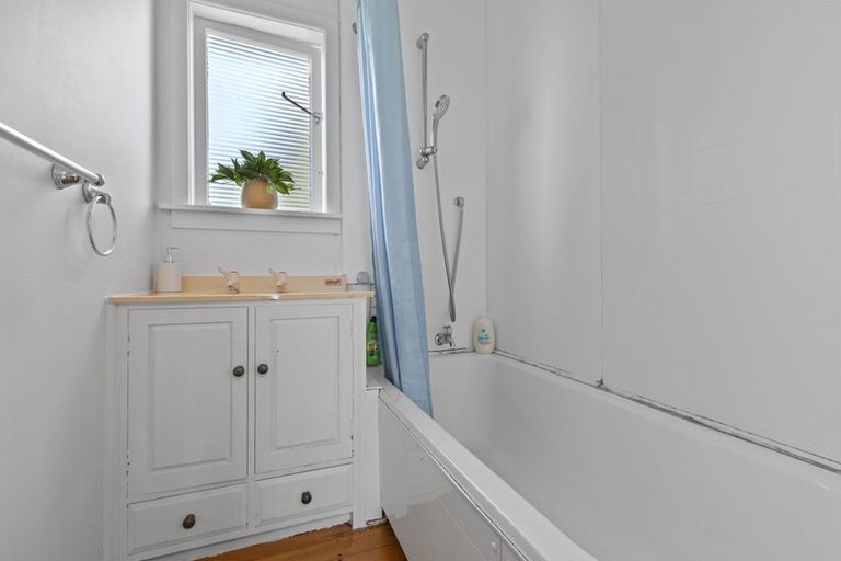 Photo of property in 303 Frankley Road, Ferndale, New Plymouth, 4310