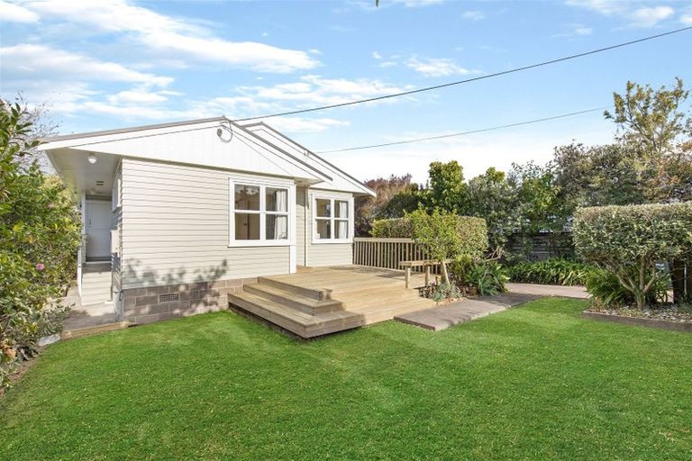 Photo of property in 6 Raines Avenue, Forrest Hill, Auckland, 0620