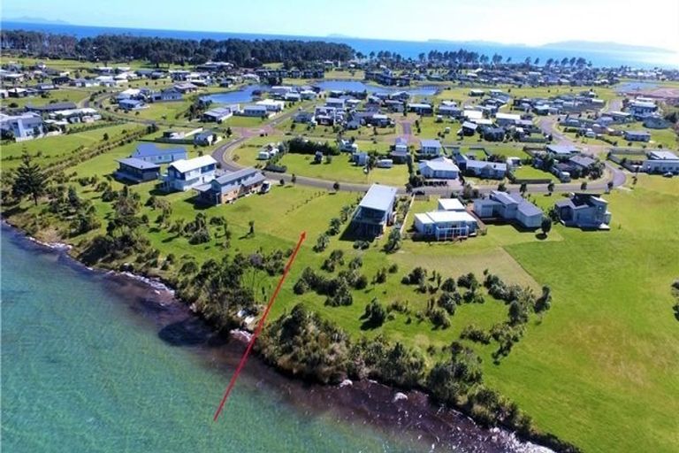Photo of property in 114 Ti Kouka Crescent, Matarangi, Whitianga, 3592
