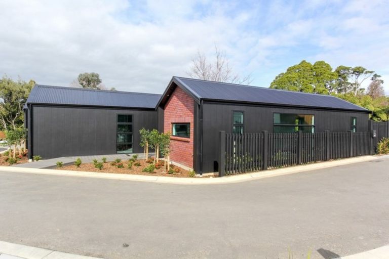 Photo of property in 11 Mackillop Way, Brooklands, New Plymouth, 4310