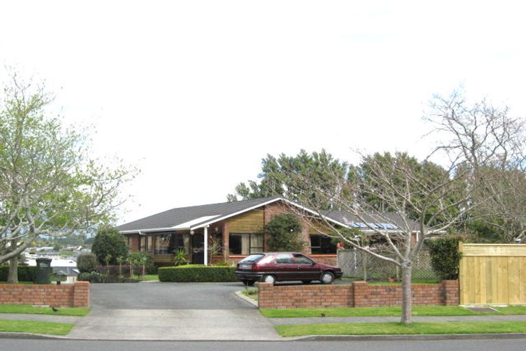 Photo of property in 62 Branch Road, Highlands Park, New Plymouth, 4312