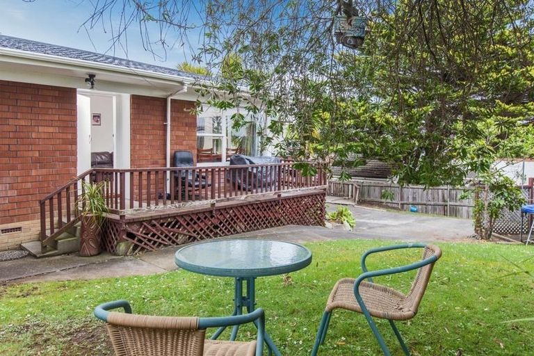 Photo of property in 1/29 Danbury Drive, Torbay, Auckland, 0630