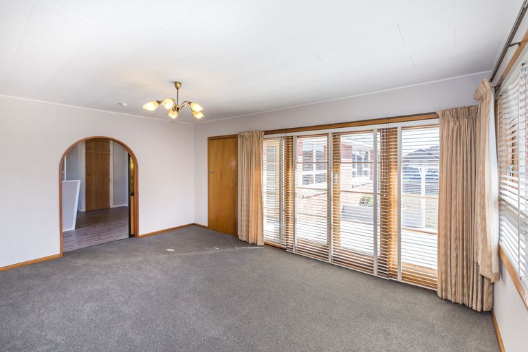 Photo of property in 32 Bournemouth Crescent, Aranui, Christchurch, 8061