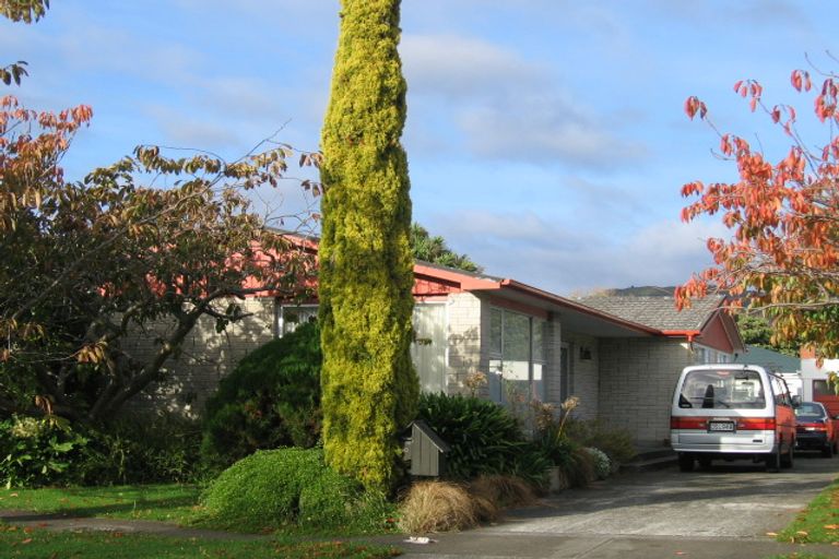 Photo of property in 40 Kebbell Grove, Epuni, Lower Hutt, 5011