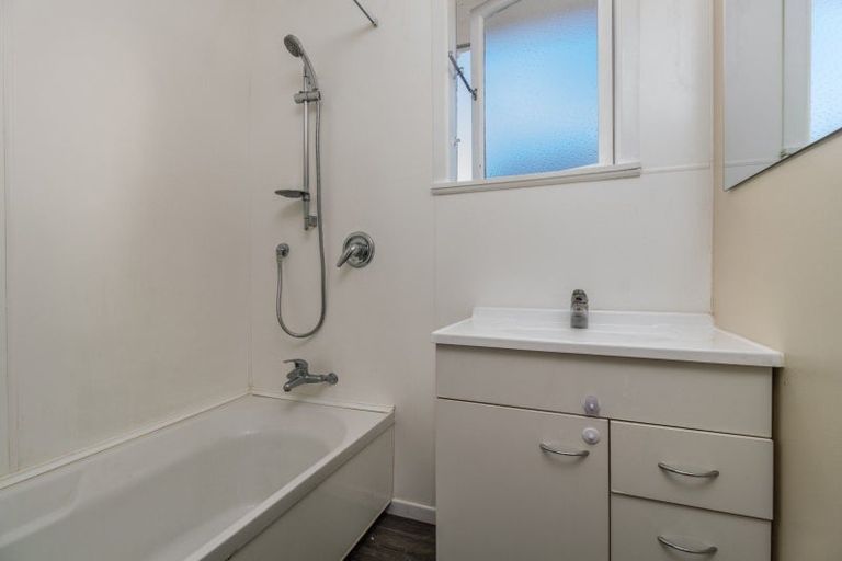 Photo of property in 233 Lumsden Place, Akina, Hastings, 4122