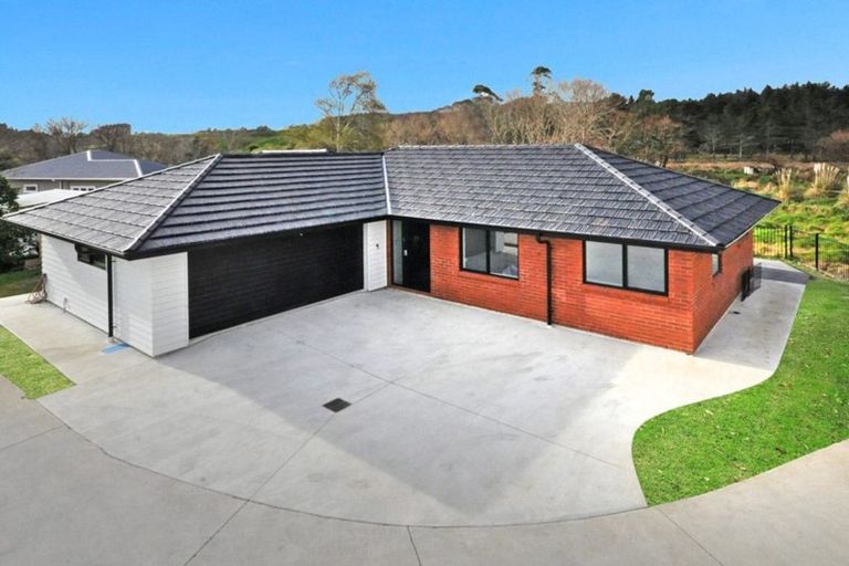 Photo of property in 11 Riverboat Lane, Helensville, 0800