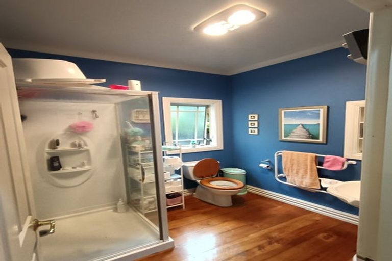 Photo of property in 294a Main Road, Tawa, Wellington, 5028