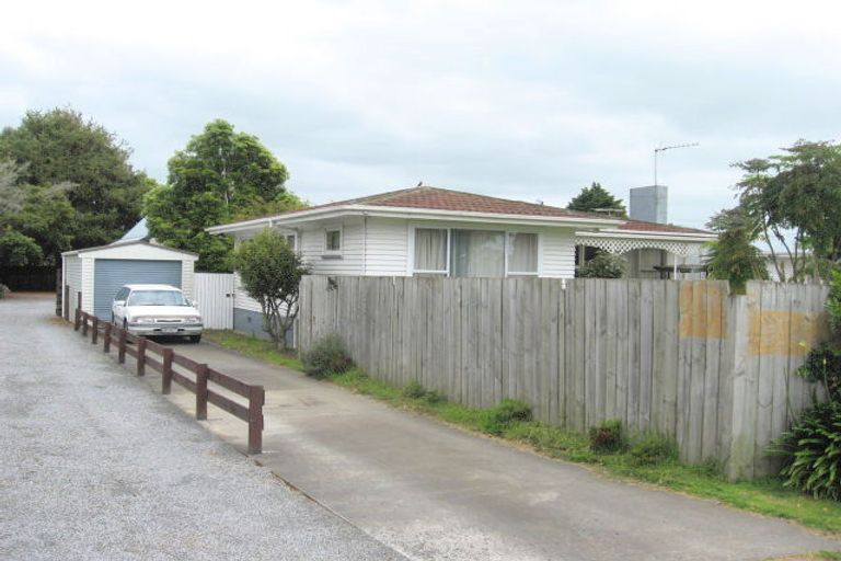 Photo of property in 2/100 Beach Road, Pahurehure, Papakura, 2113