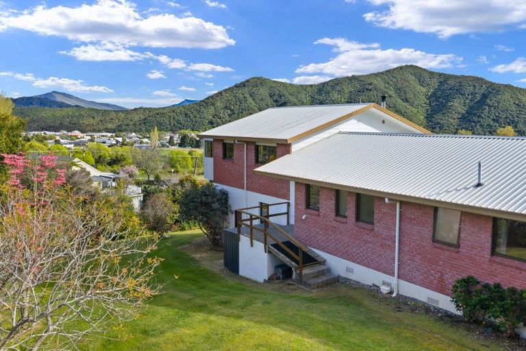 Photo of property in 6 Moana View Road, Waikawa, Picton, 7220
