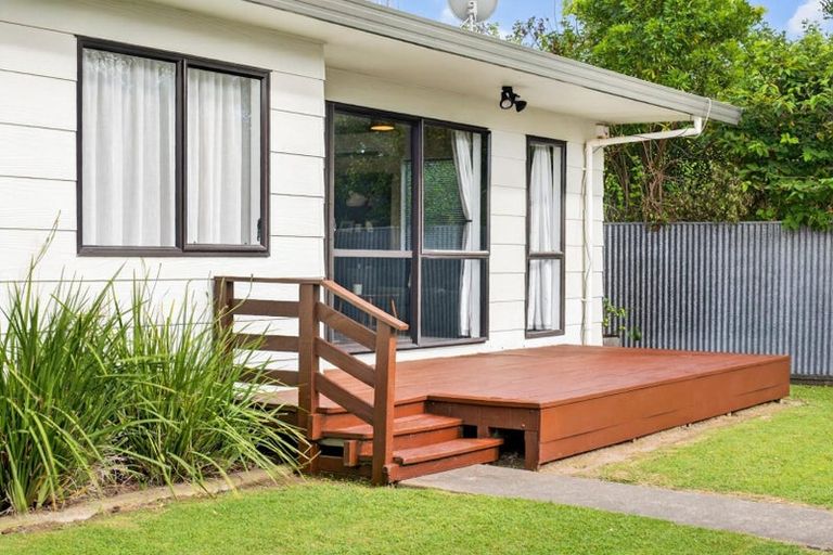 Photo of property in 2/27 Nuffield Avenue, Marewa, Napier, 4110