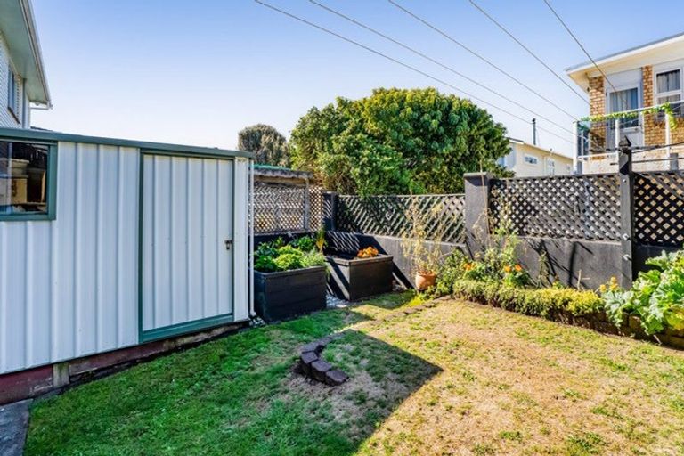Photo of property in 11b Hine Street, New Plymouth, 4310