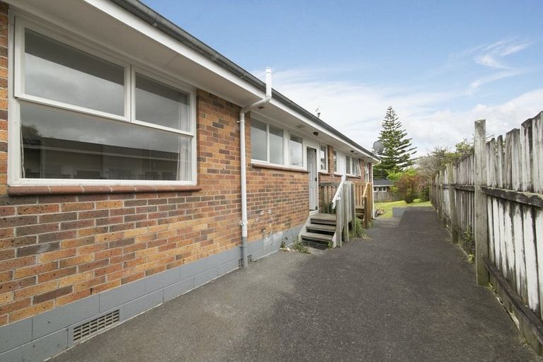 Photo of property in 2/24 Alcock Street, Mount Wellington, Auckland, 1060