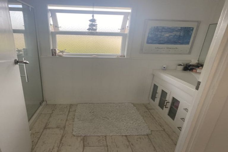 Photo of property in 1/11 Northumberland Avenue, Hauraki, Auckland, 0622