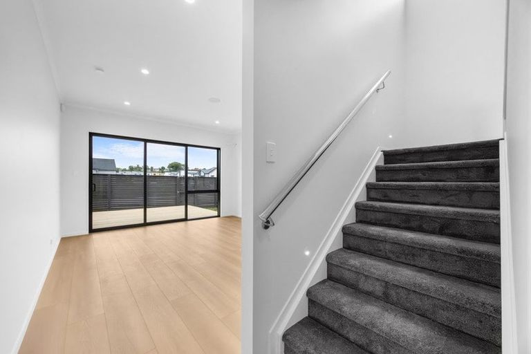 Photo of property in 115 Otuwairoa Esplanade, Opaheke, 2113