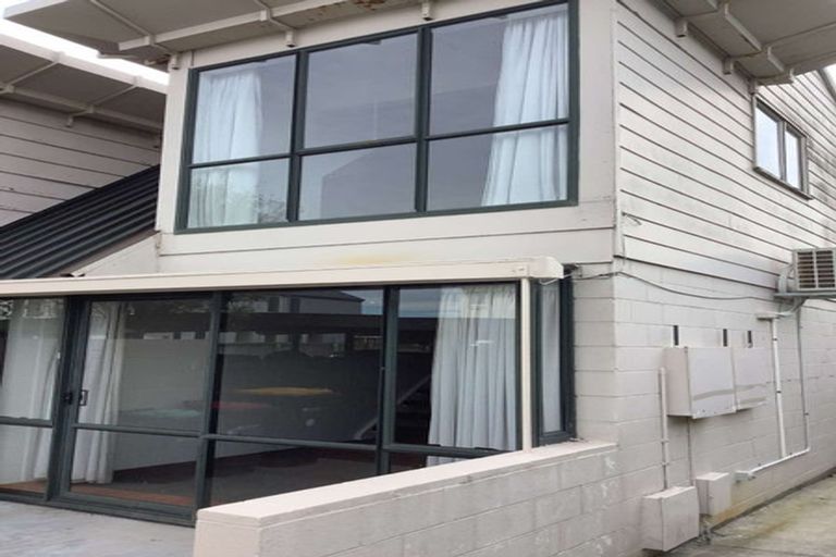 Photo of property in 2/86 Picton Avenue, Riccarton, Christchurch, 8011