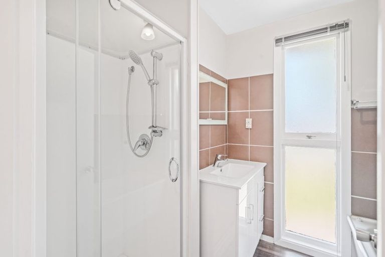 Photo of property in 33 West-watson Avenue, Hillmorton, Christchurch, 8025