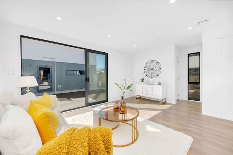 Photo of property in 24 John Gray Street, Papakura, 2110