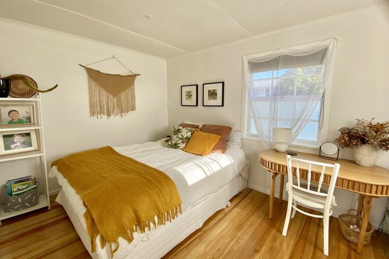 Photo of property in 86 Wharf Road, Te Atatu Peninsula, Auckland, 0610