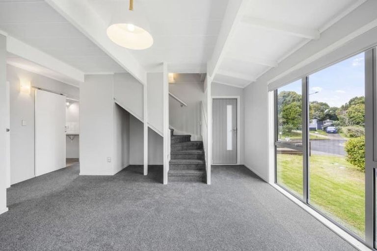 Photo of property in 7a Litchfield Place, Clarks Beach, 2122