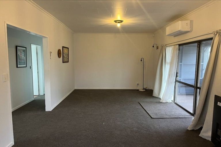 Photo of property in 20 Norfolk Crescent, Otaki Beach, Otaki, 5512