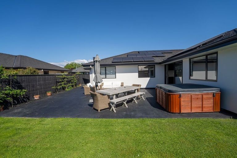 Photo of property in 6 George Fyfe Way, Wakefield, 7025