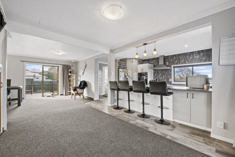 Photo of property in 16 Douglas Street, Hawera, 4610