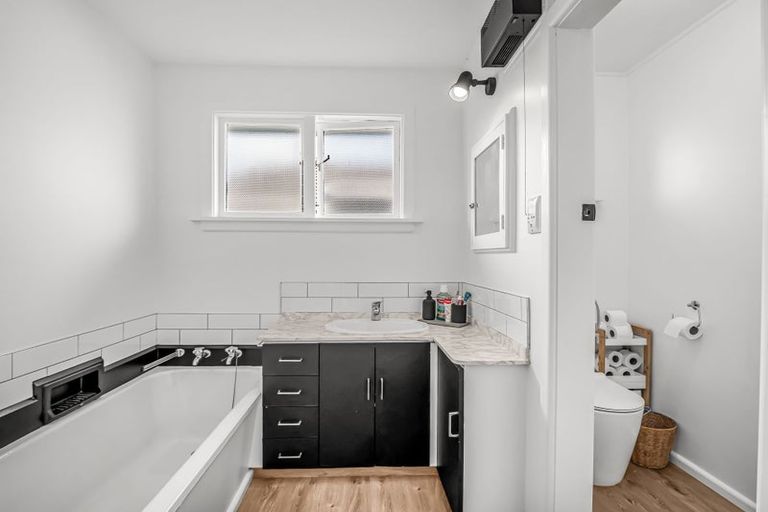 Photo of property in 412 Breezes Road, Aranui, Christchurch, 8061