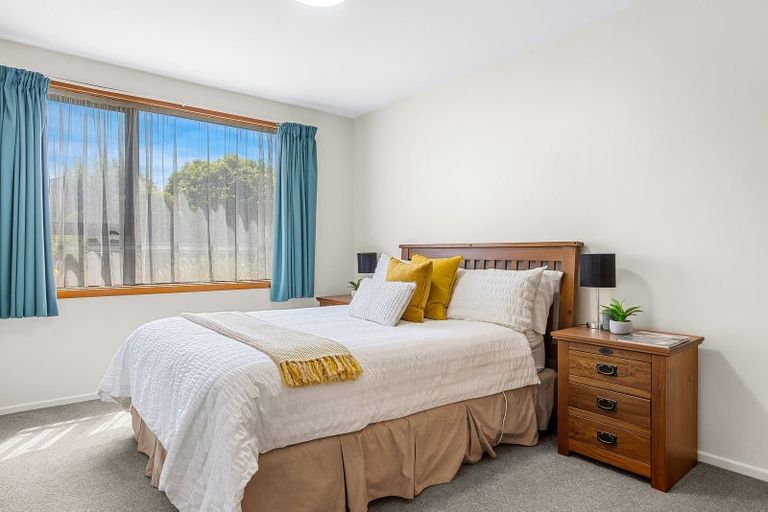 Photo of property in 11a Woodstock Place, Russley, Christchurch, 8042