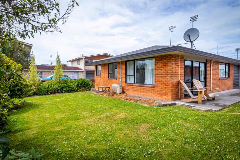 Photo of property in 2/347 Church Street, West End, Timaru, 7910