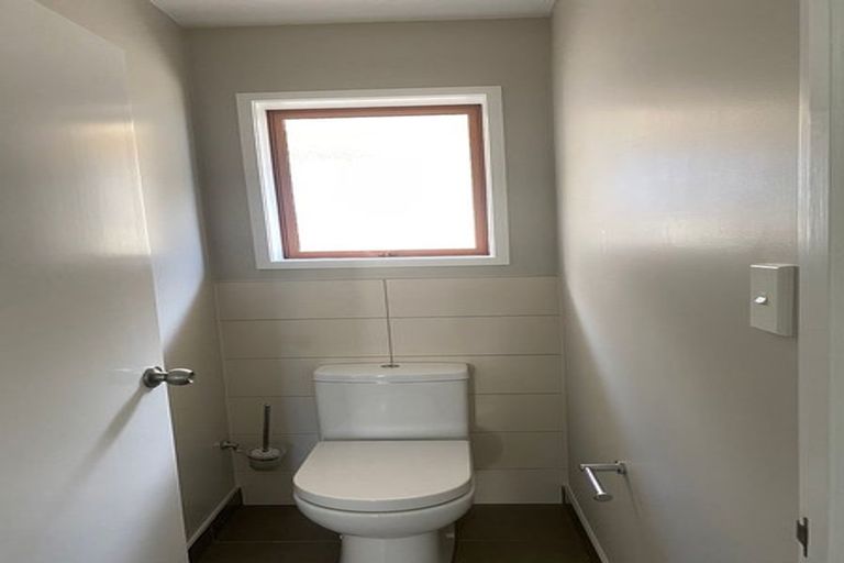 Photo of property in 11 Robin Lane, Browns Bay, Auckland, 0630