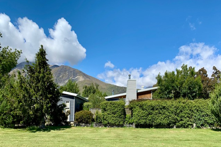 Photo of property in 6 Ryton Place, Lake Coleridge, 7572