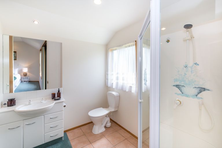 Photo of property in 6 Oakview Lane, Cashmere, Christchurch, 8022