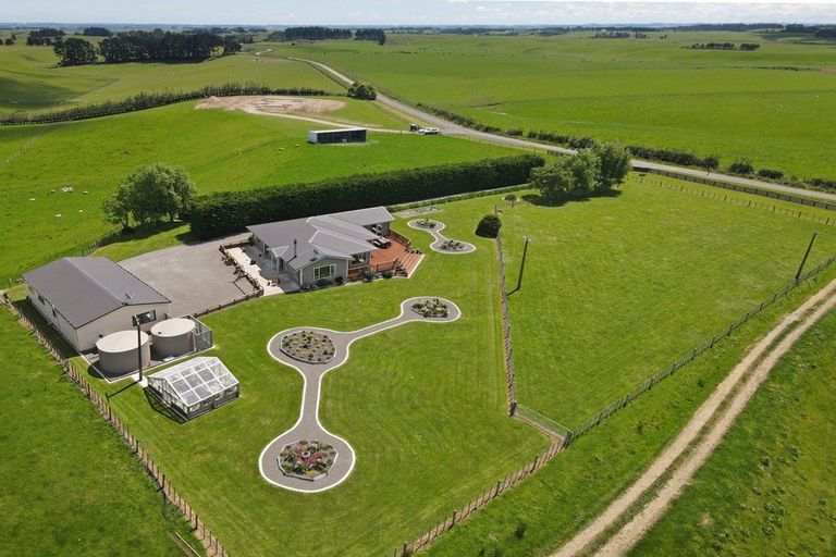 Photo of property in 225 Makara Road, Halcombe, Feilding, 4779