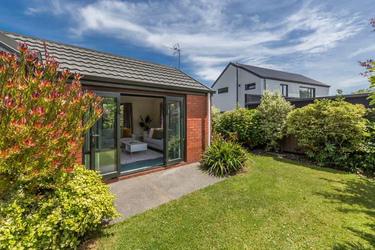 Photo of property in 6 Oakview Lane, Cashmere, Christchurch, 8022