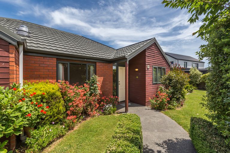 Photo of property in 6 Oakview Lane, Cashmere, Christchurch, 8022