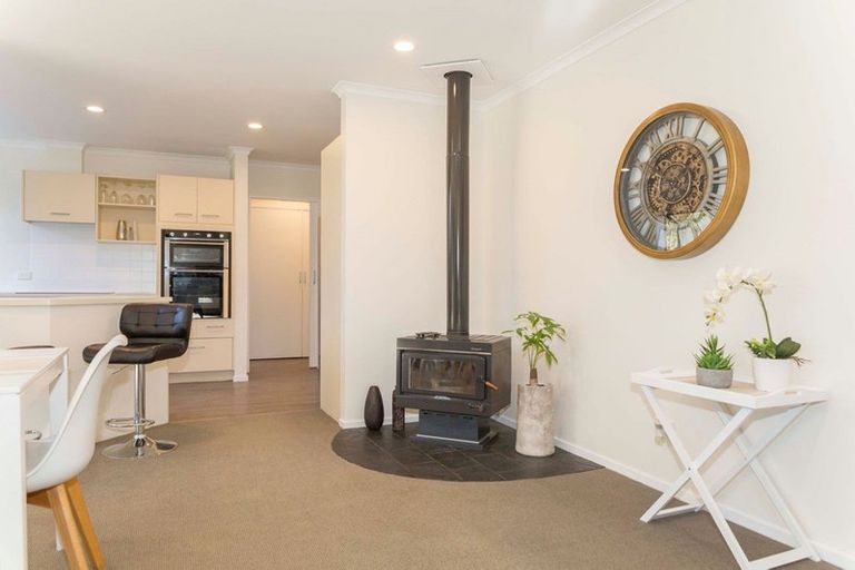 Photo of property in 97 Adelaide Road, Dannevirke, 4930