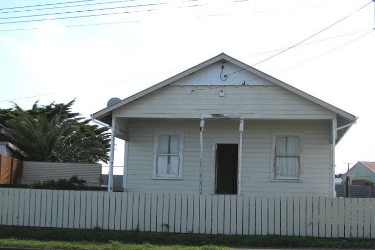 Photo of property in 18 Bryce Street, Castlecliff, Whanganui, 4501