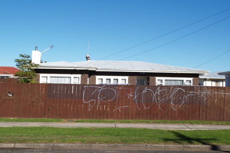 Photo of property in 2/11 John Street, Mangere East, Auckland, 2024