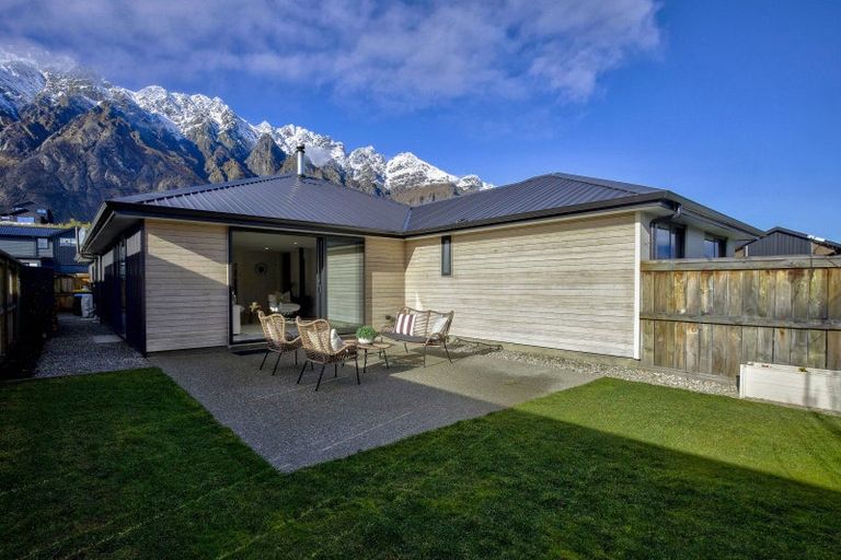 Photo of property in 12 Muster Road, Jacks Point, 9371