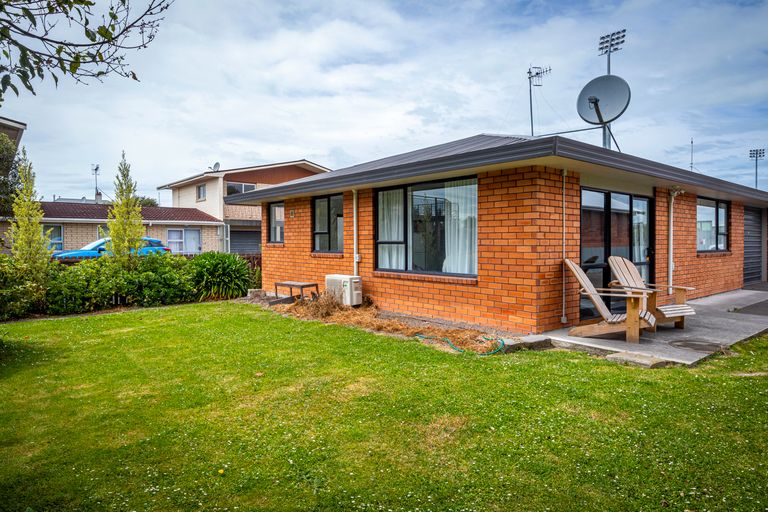 Photo of property in 2/347 Church Street, West End, Timaru, 7910