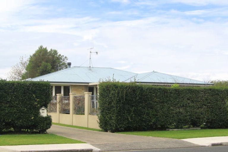 Photo of property in 38 Goods Road, Otumoetai, Tauranga, 3110