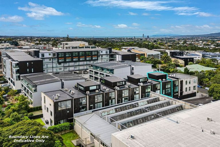 Photo of property in Sugar Lane Apartments, 5/31 Rawene Road, Birkenhead, Auckland, 0626